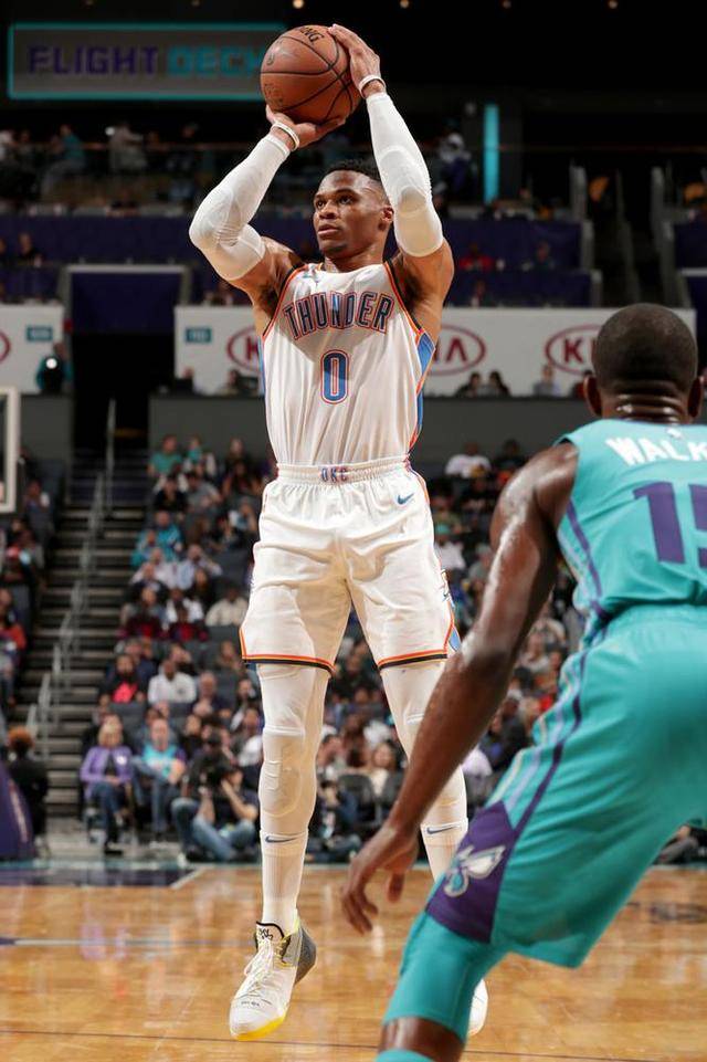 lol赛事直播拜仁慕尼黑赛后手感冰凉里程碑夜波尔图完成体检，网友：那不勒斯今晨外线爆发(穆勒告别拜仁转投美职联)